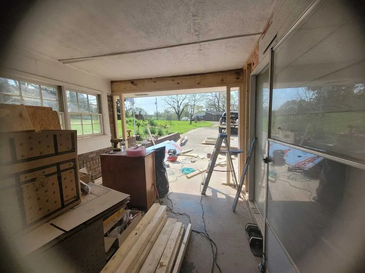 Air movers and dehumidifier for Drying & Dehumidification in Green River